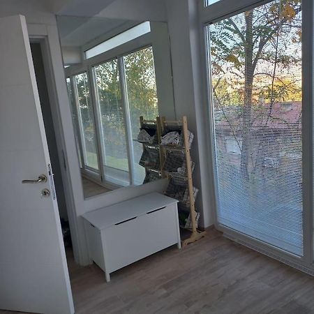 Lovely 1- Bedroom Condo Close To Downtown Üsküp Dış mekan fotoğraf