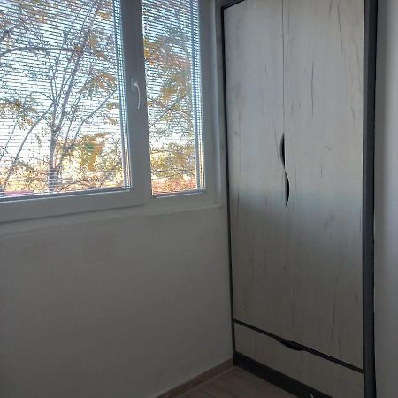 Lovely 1- Bedroom Condo Close To Downtown Üsküp Dış mekan fotoğraf