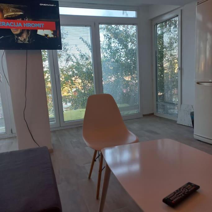 Lovely 1- Bedroom Condo Close To Downtown Üsküp Dış mekan fotoğraf