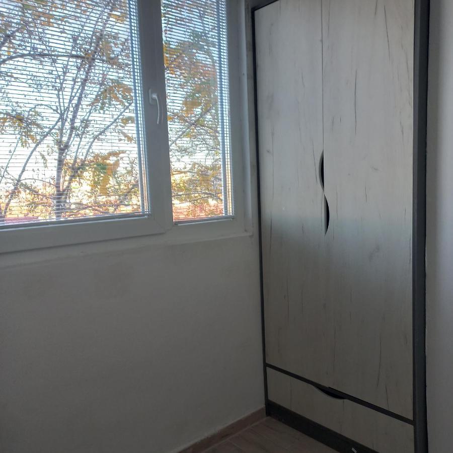 Lovely 1- Bedroom Condo Close To Downtown Üsküp Dış mekan fotoğraf